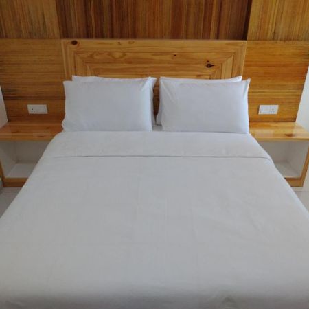 Funduq Al Busyra Motel Pantai Cenang  Exterior photo