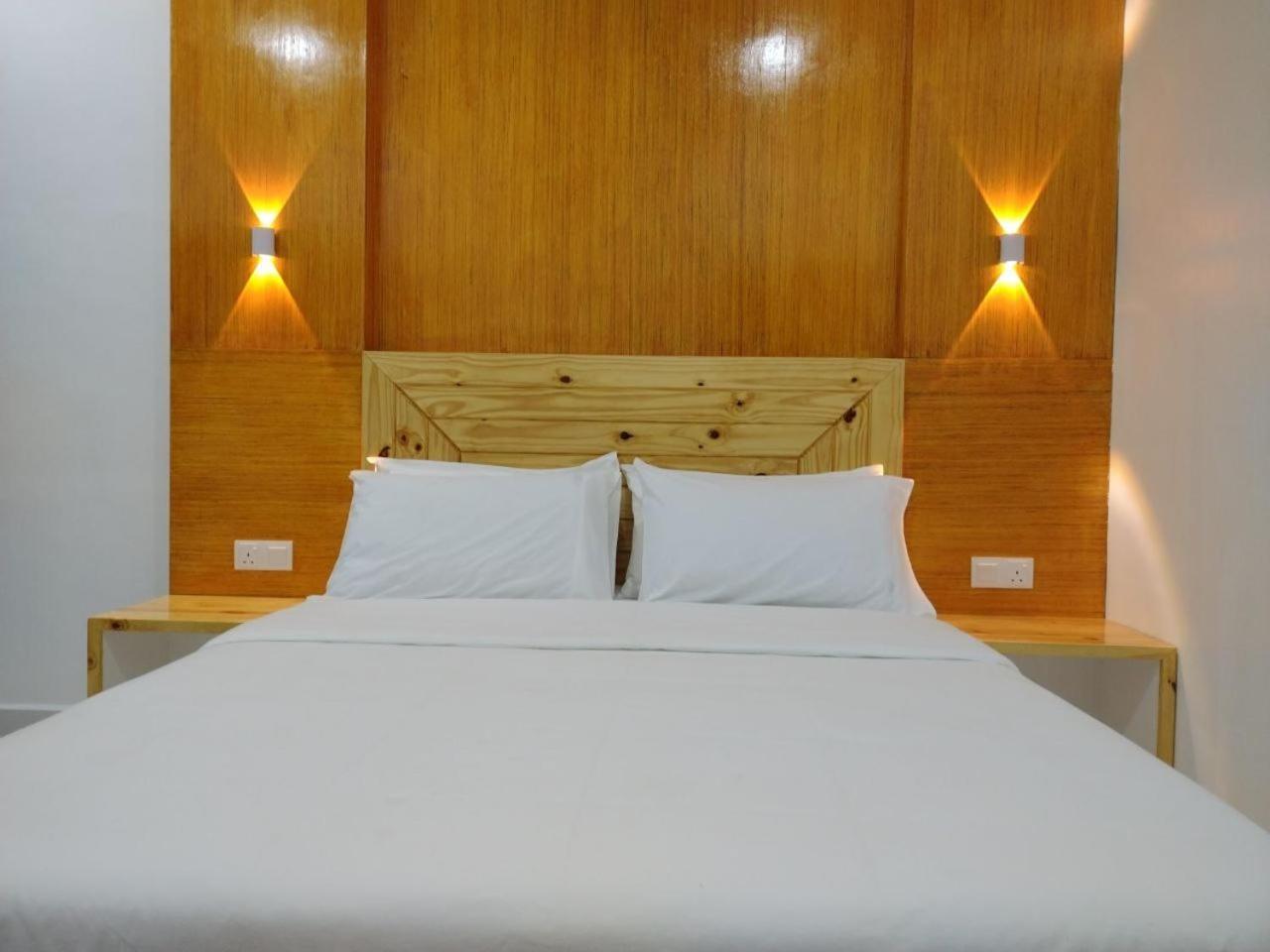 Funduq Al Busyra Motel Pantai Cenang  Exterior photo